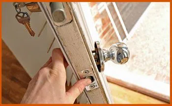 Livonia MI Locksmith Store Livonia, MI 734-648-6086 - 12-changing-locks